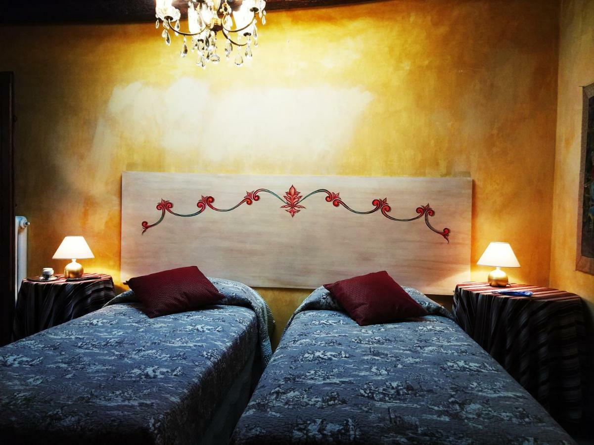 Apartamento Sotto I Tetti Del Borgo Spoleto Exterior foto